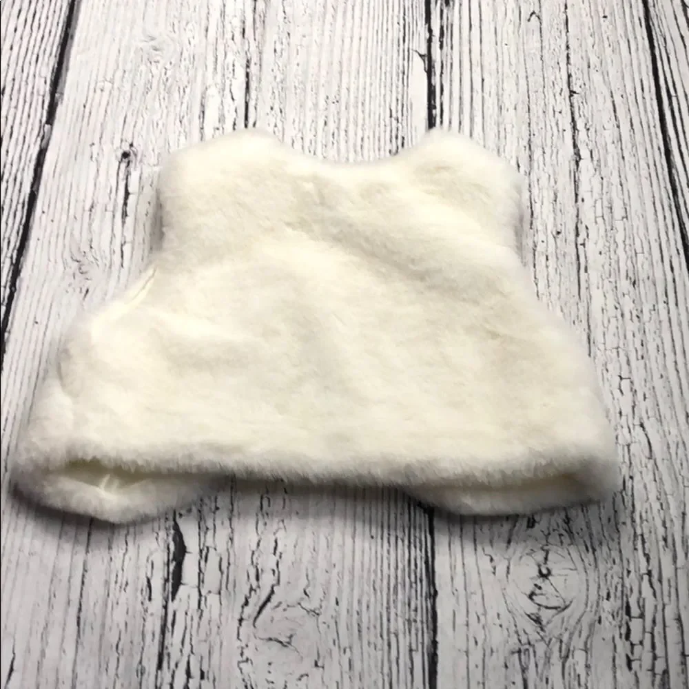 🍭*6/$30* Children’s Place Faux Fur Vest 9-12 m